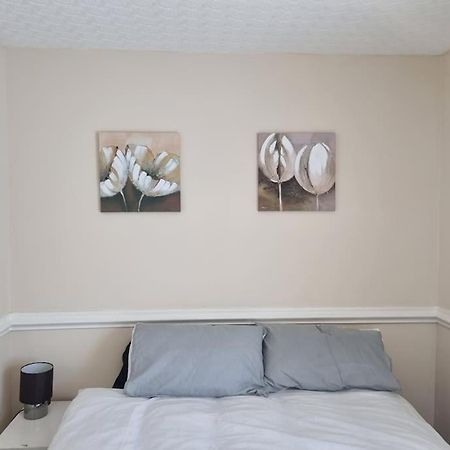 Cheerful 3-Bedroom House Brierley Hill Buitenkant foto